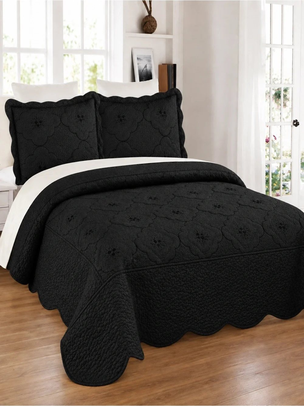 Black Quilted Floral queen 3 piece Bedspread Set